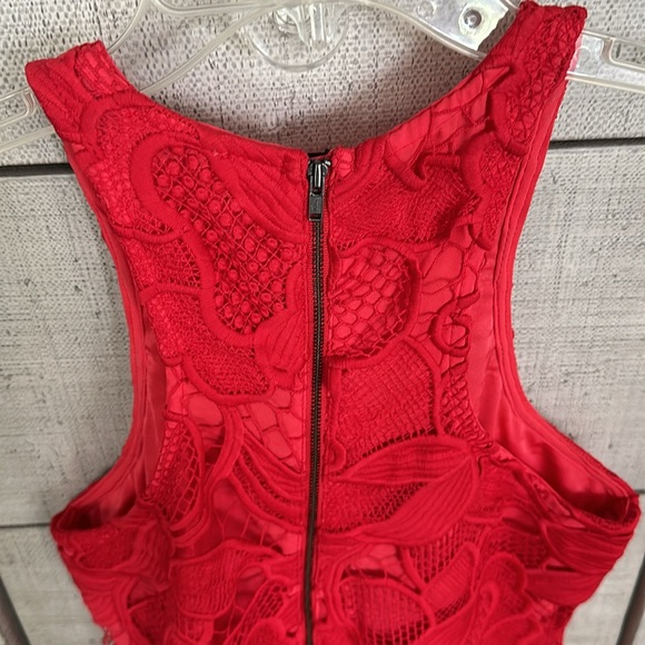 Lovers + Friends Red Lace Crochet Dress Influencer Favorite Sz XS - Picture 6 of 6